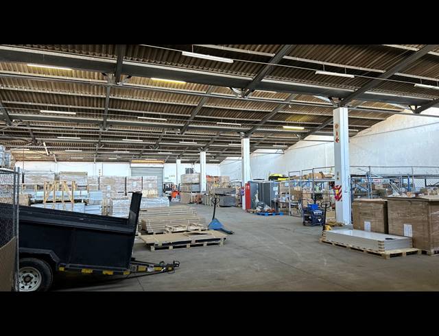 1,810M² WAREHOUSE TO LET IN EPPING INDUSTRIAL